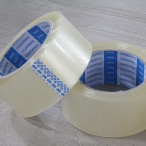 Băng dính đóng hàng. Khổ cuộn: 5cm. Khối lượng: 0.5kg/cuộn. Màu sắc: Trắng trong