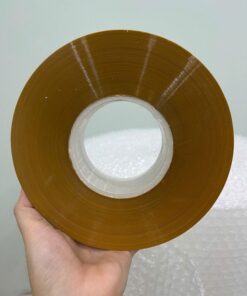 Băng dính đóng hàng. Khổ cuộn: 2.4cm. Khối lượng: 0.5kg/cuộn. Màu sắc: Vàng đậm