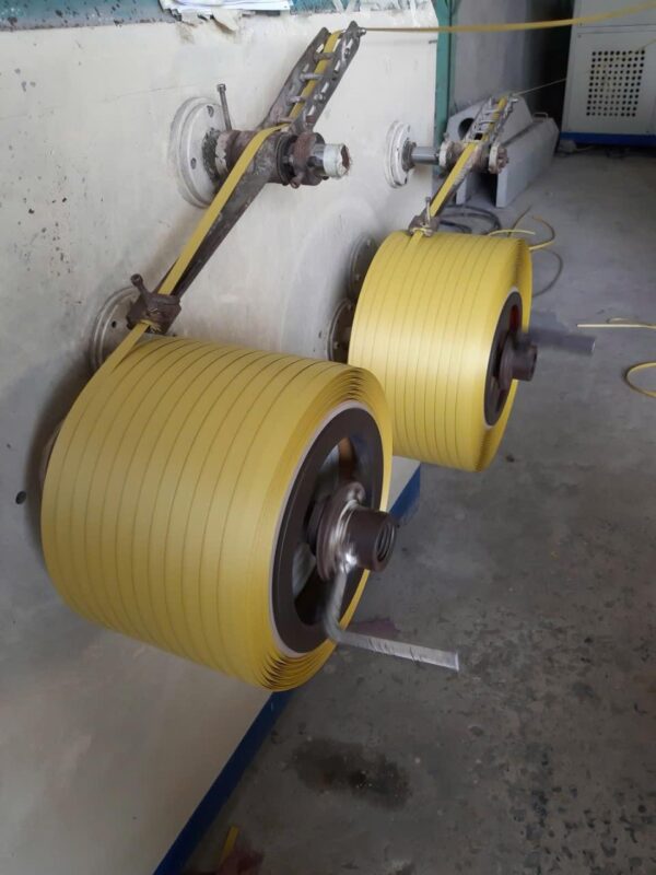 Dây đai đóng hàng PP. Hàng phổ thông. Bản rộng: 12 mm. Độ dày: 1 mm. Định lượng: 10kg/cuộn. Đủ màu - Ảnh 3
