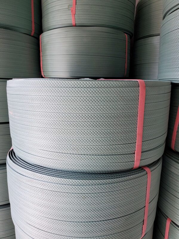 Dây đai đóng hàng PP. Hàng phổ thông. Bản rộng: 9 mm. Độ dày: 1 mm. Định lượng: 10kg/cuộn. Màu trắng