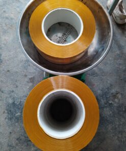 Băng dính đóng hàng. Khổ cuộn: 4cm. Khối lượng: 0.5kg/cuộn. Màu sắc: Vàng đậm